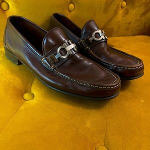 Men’s Ferragamo brown horse-bit loafers